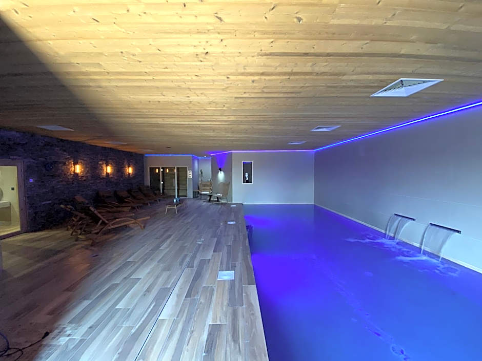 World Hotel