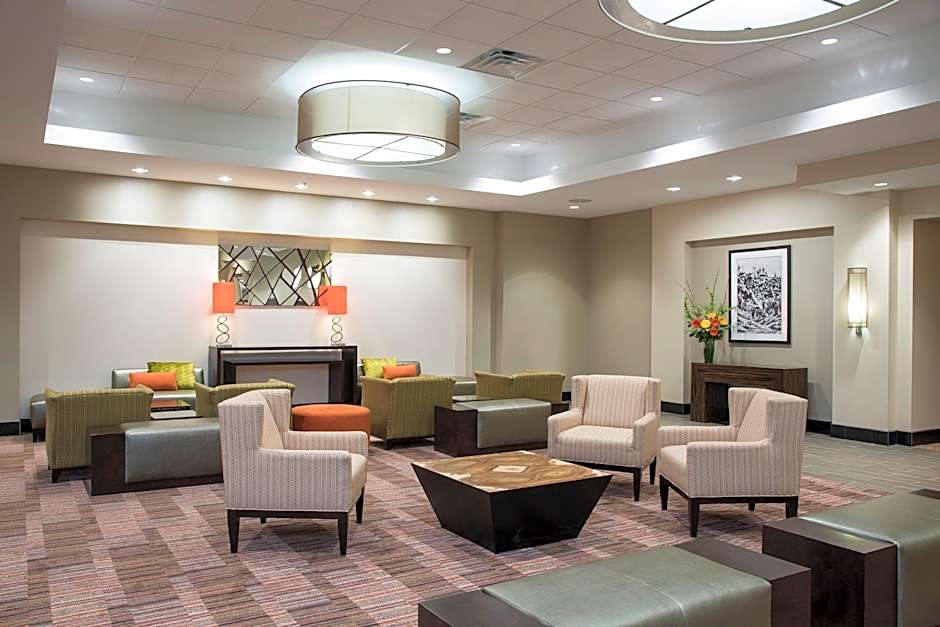 DOUBLETREE BY HILTON HOTEL GRAND RAPIDS AIRPORT