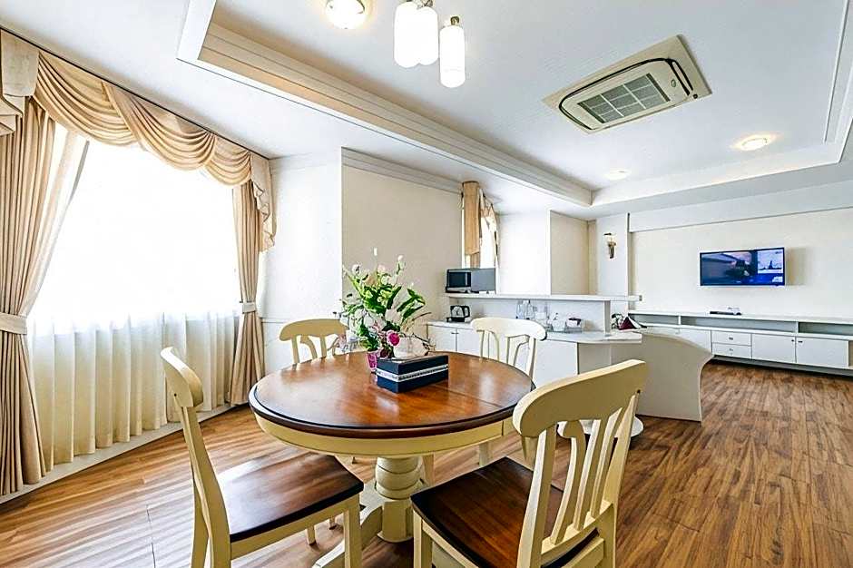 Thongtarin Hotel