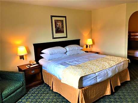 King Room with Bunk Beds - Disability Access - No Waterpark Access