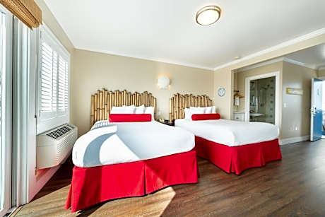 Deluxe Queen Room with Two Queen Beds and Ocean View