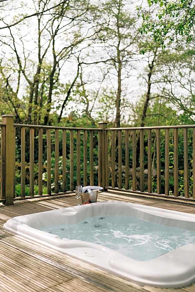 RiverBeds - Luxury Wee Lodges with Hot Tubs