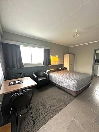 Central Court Motel