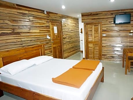 Thongphaphum Place
