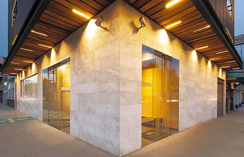 Photo 1 of 47 of Hotel MX aeropuerto CDMX Trademark Collection by Wyndham