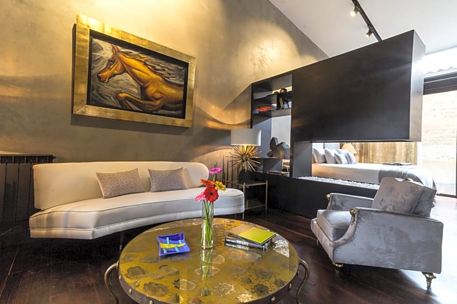 Uvence Arte + Hotel