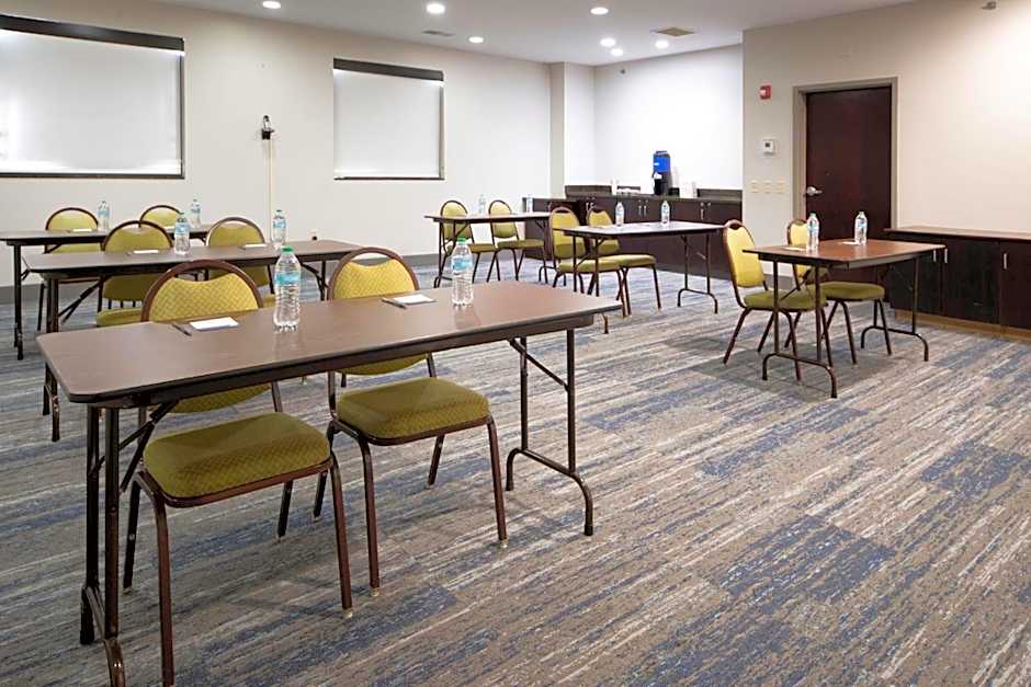 Holiday Inn Express Hotel & Suites St Charles By IHG