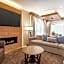 Hoodoo Moab, Curio Collection By Hilton
