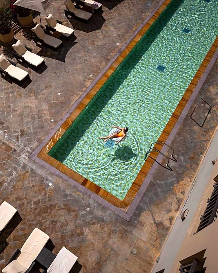 Traders Hotel, Abu Dhabi