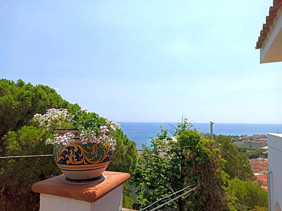 VelaLatina Residence B&B Soverato - Camera Maestrale & Camera Tramontana