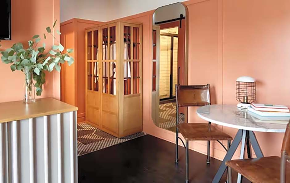 Photo 1 of 3 of Signature Suite