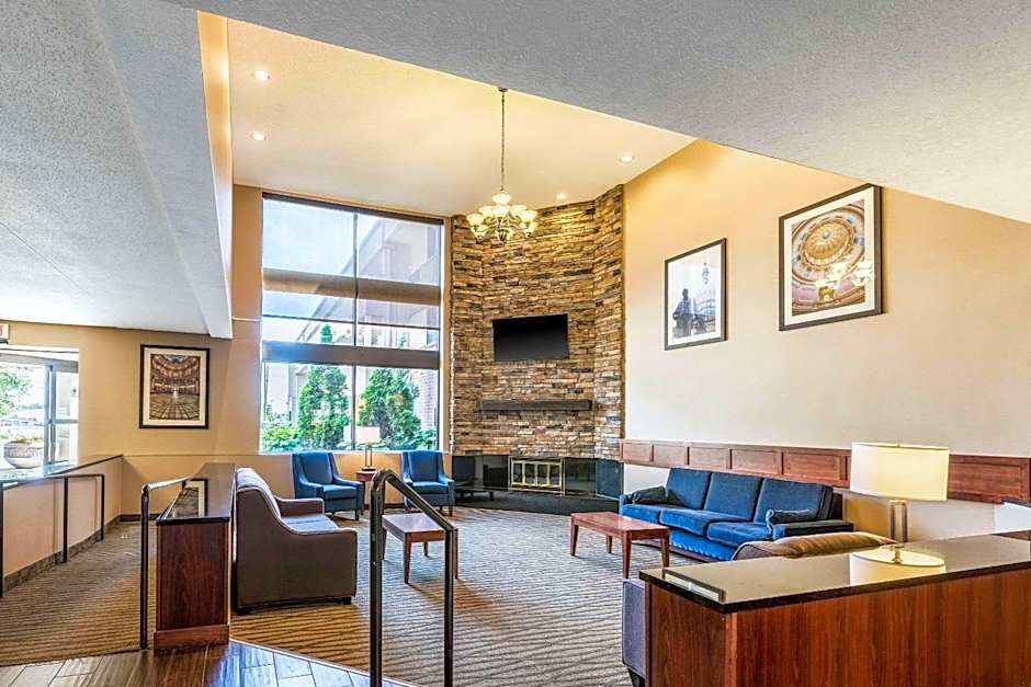 Comfort Inn Lansing West