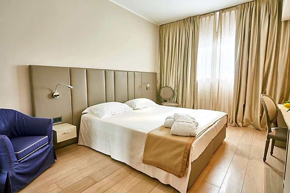 Ferretti MajesticHouse