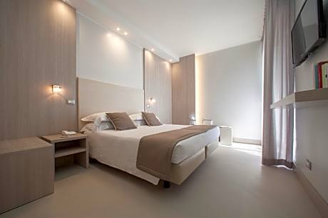 Double or Twin Room with Sea View