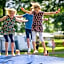 Ringsjöstrand Camping, Hotell och Stugby