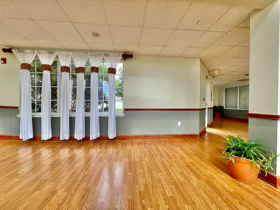 FairBridge Inn & Suites Cleburne