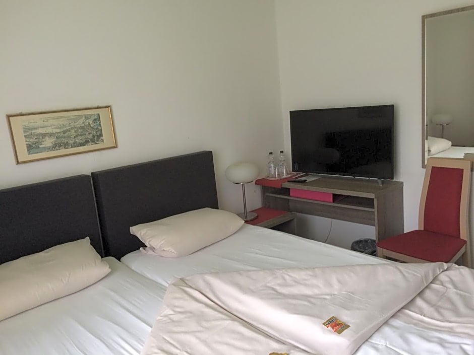 Central Hotel