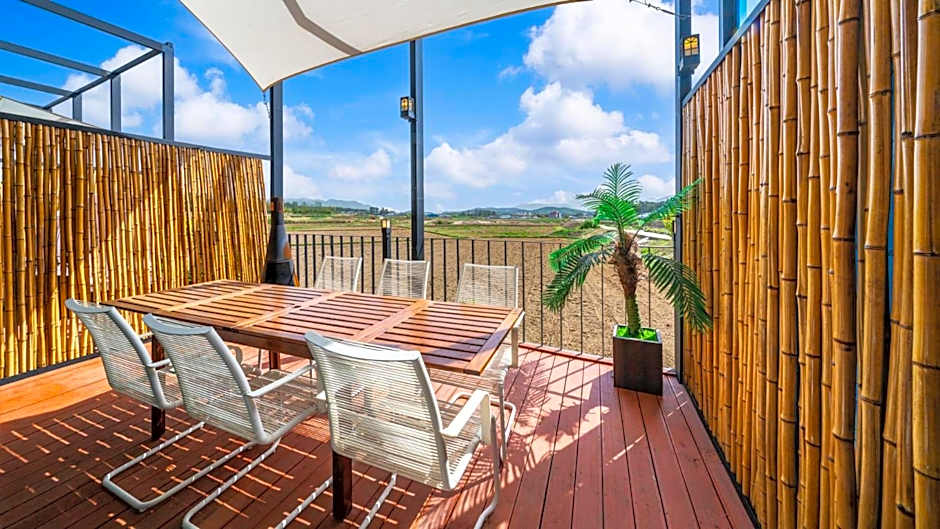 Majoong Pool Villa Pension