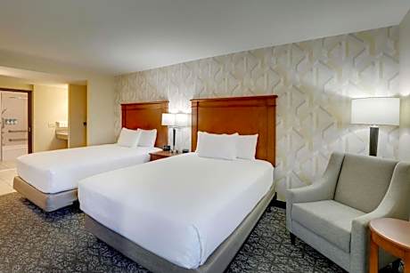 Superior Queen Room with Two Queen Beds - Accessible, Tub