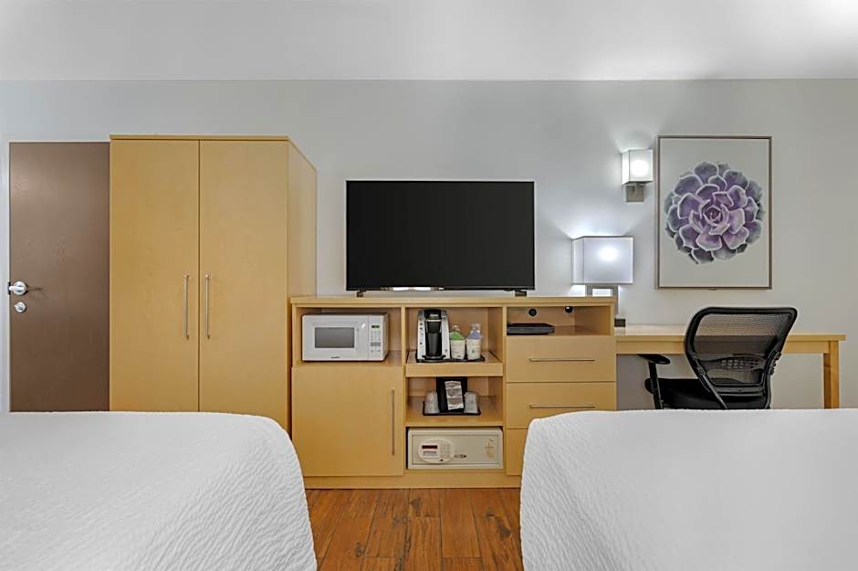 Best Western Plus South Coast Inn