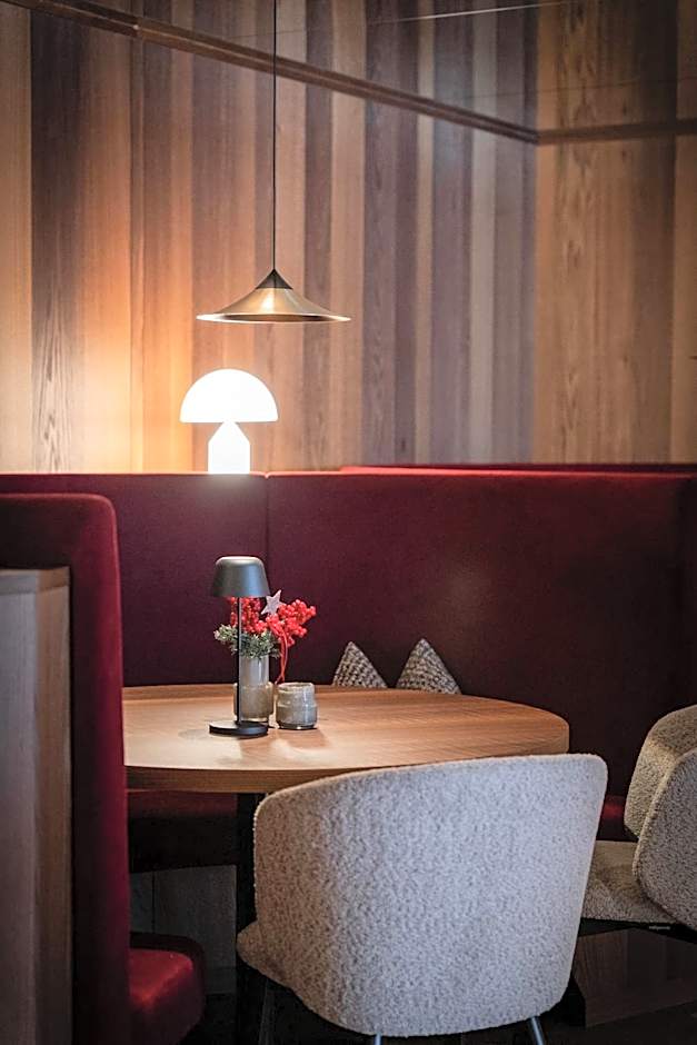 The Oswald Grand Hotel