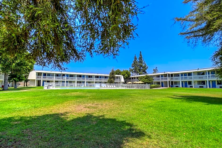 Motel 6-Claremont, CA