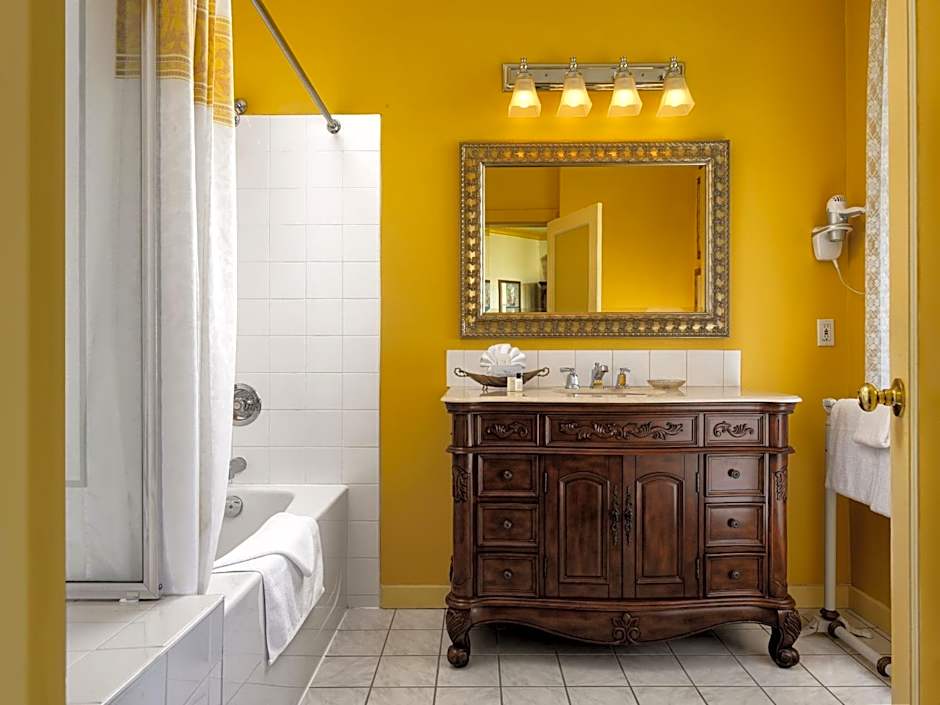 Pendray Inn and Tea House