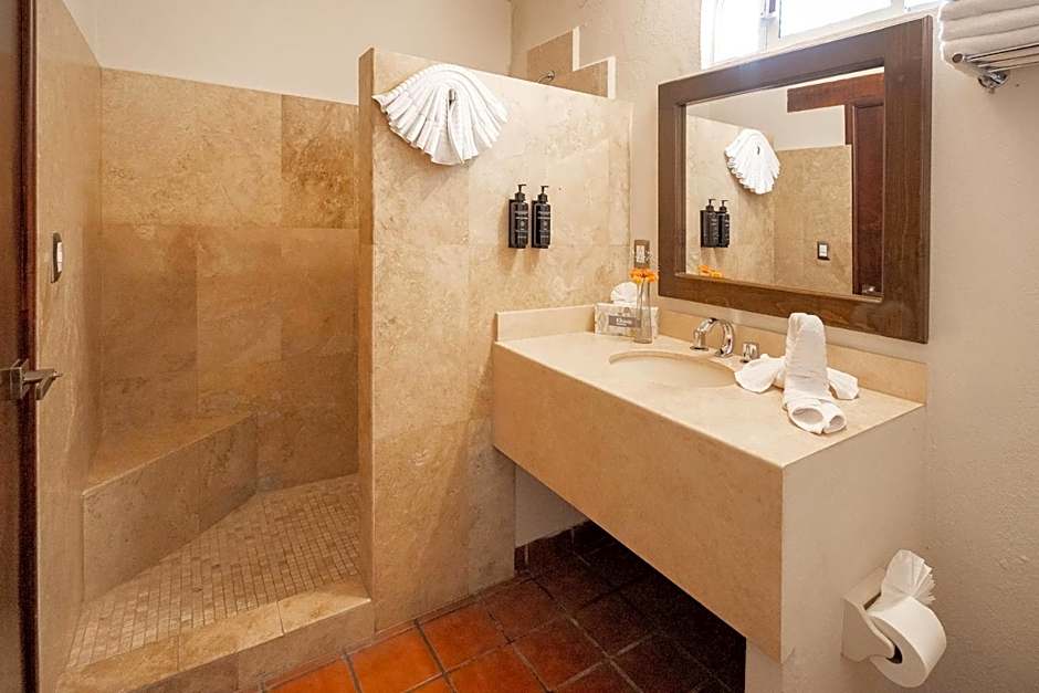 Hotel & Suites El Moro