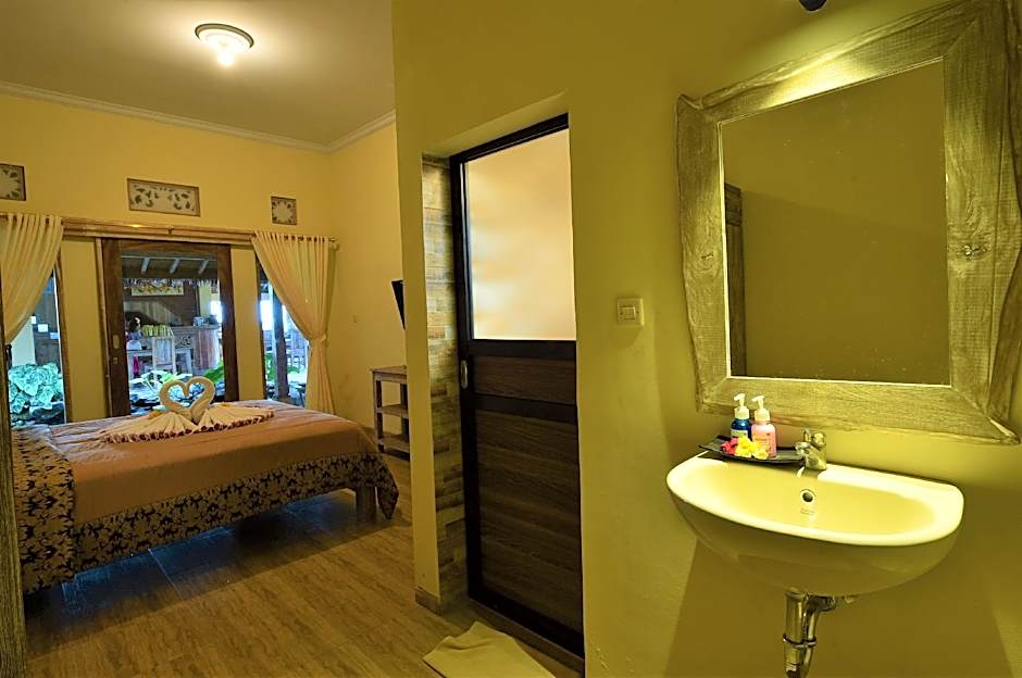 Uma Shanty Near to Lempuyang