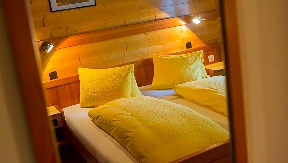Photo 1 of 4 of 1 Double Bed or 2 Beds, Balcony