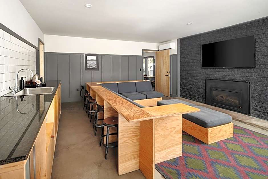 The Coachman Hotel