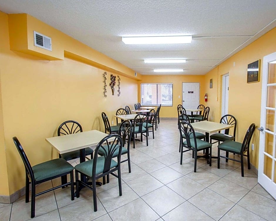 Quality Inn University