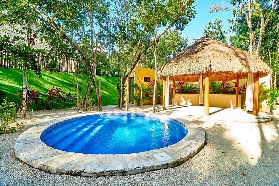 Kuun Tulum By Lockey