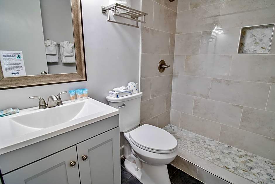 Oceanfront Litchfield Inn