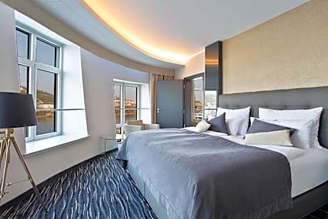 Deluxe Double Room with River View