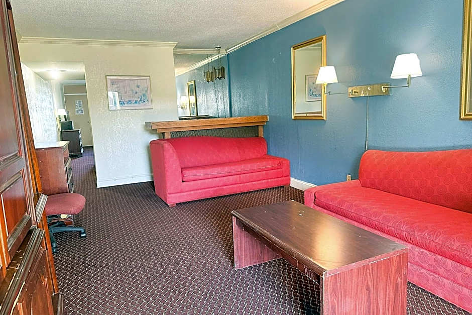 Super Inn & Suites by OYO Milledgeville