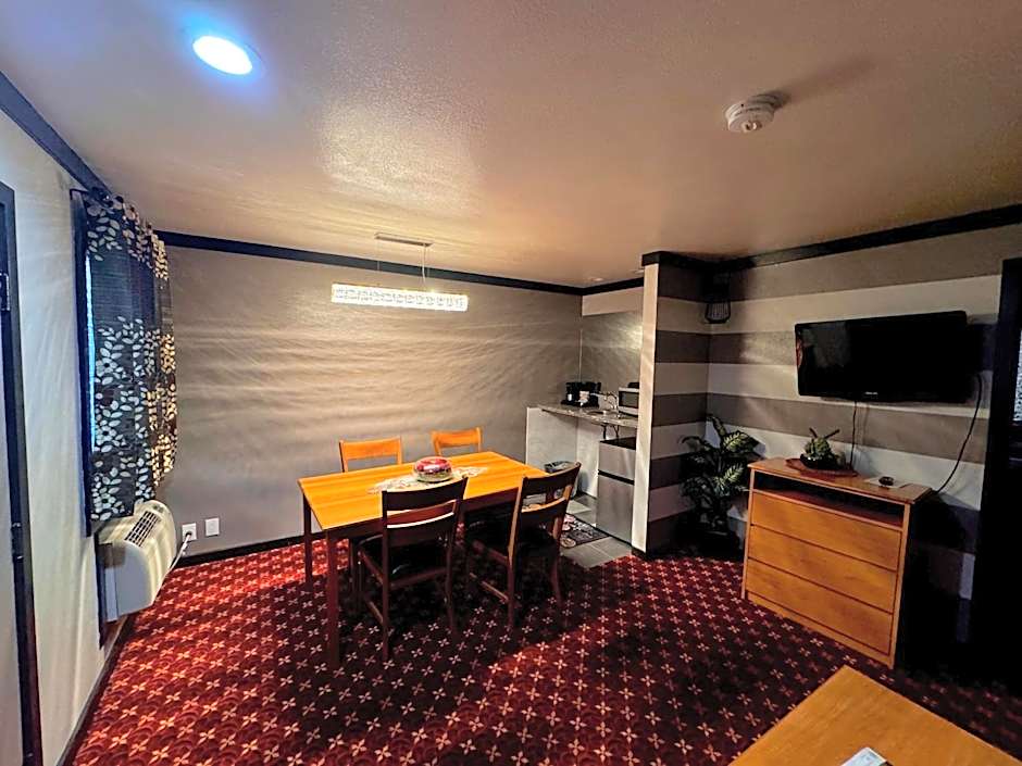 Cascade Lodge - Central Bend Retreat