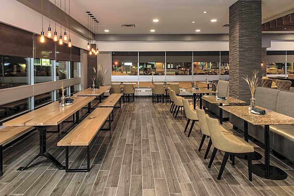 Hilton Winnipeg Airport Suites