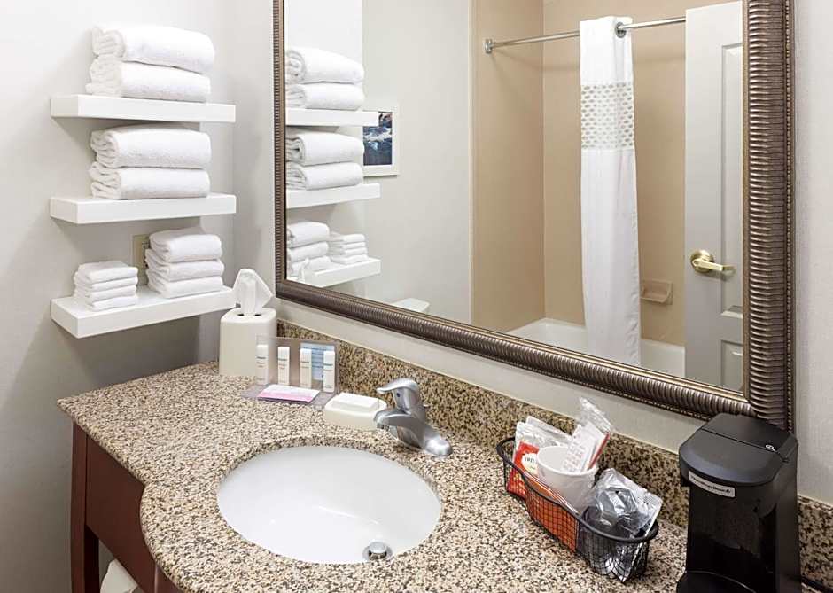 Hampton Inn By Hilton And Suites Cedar Rapids North