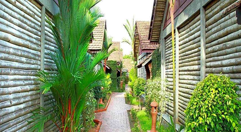 Abad Whispering Palms