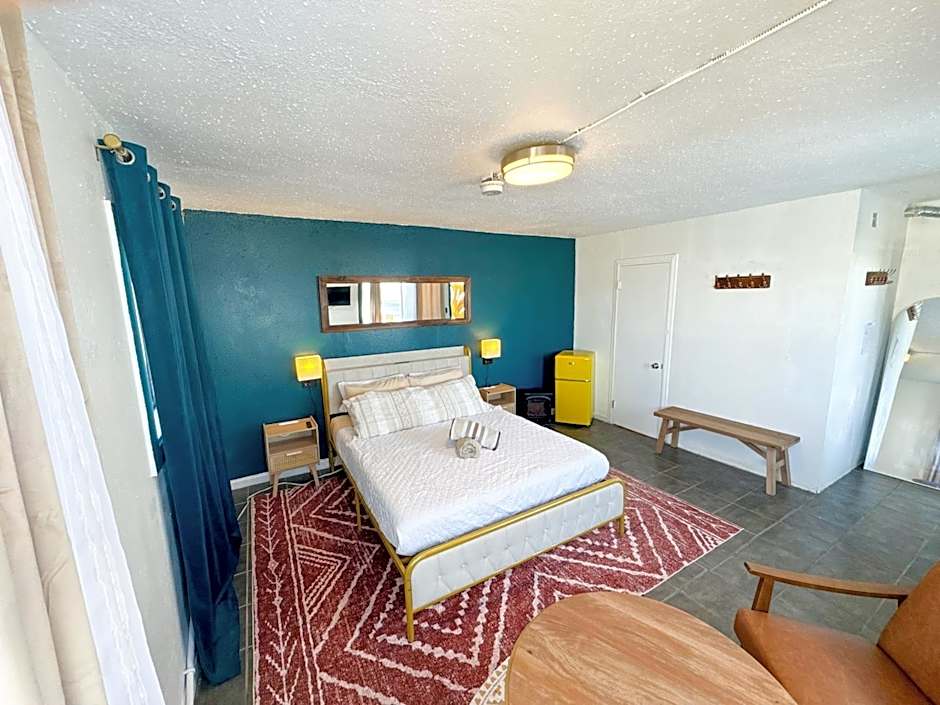 ITH Beach Bungalow Surf Hostel San Diego Adults Only