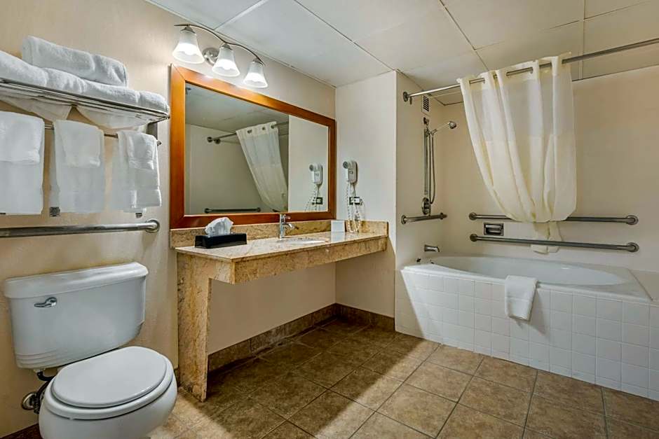 Clarion Hotel Conference Center on Lake Erie