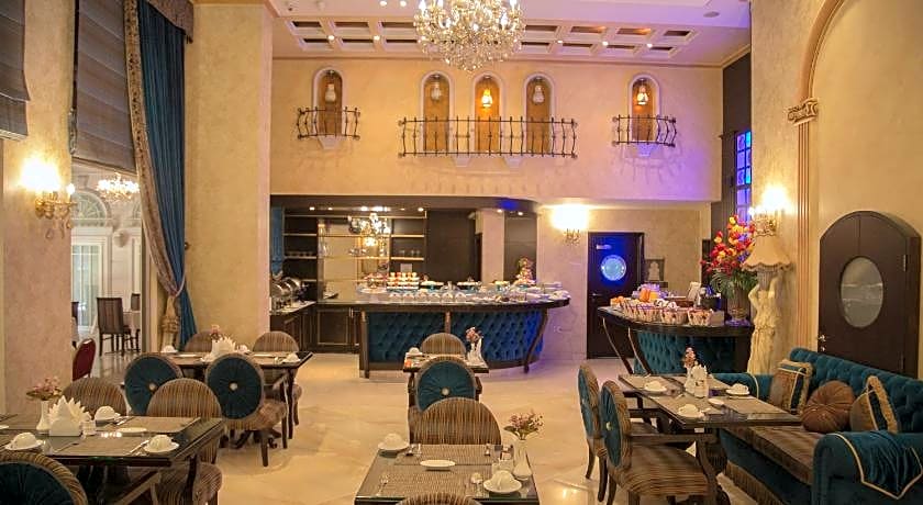 Queens Suite Hotel