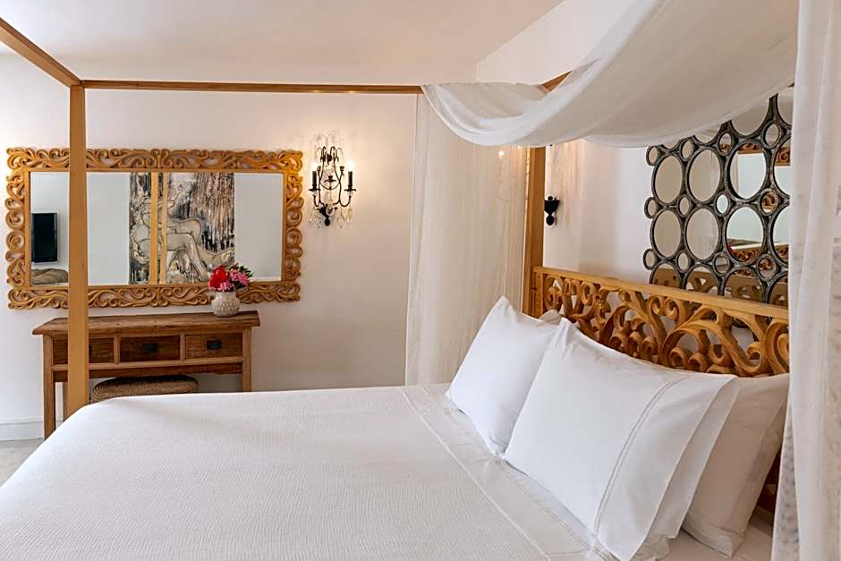 Sabrinas Haus - Adult Only +14