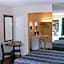 Bluelake Inn @ Heavenly Village