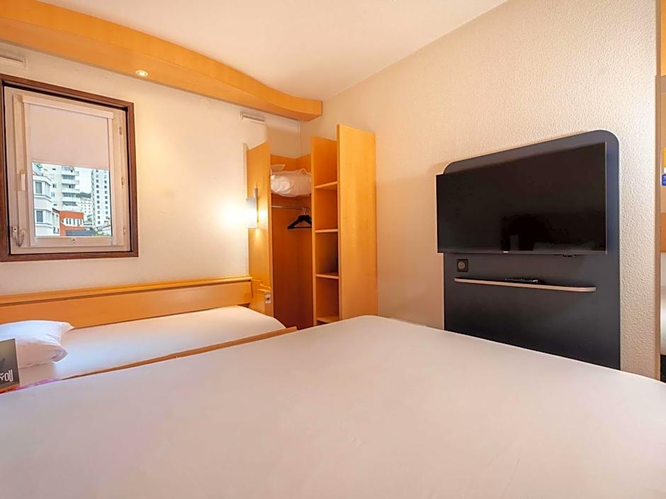 ibis Paris Pont de Suresnes