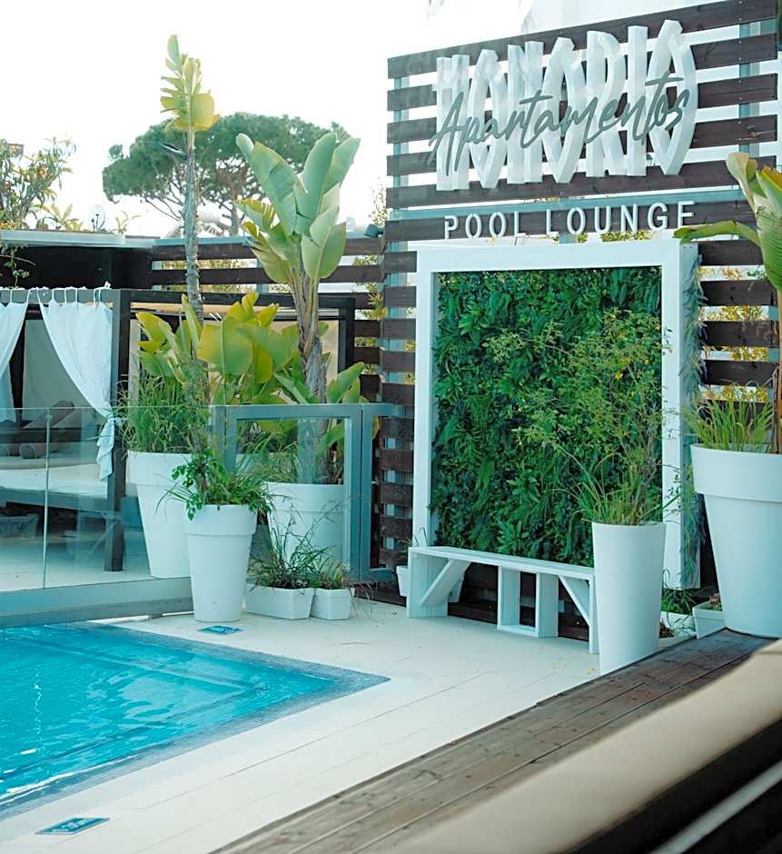 Apartamentos Honorio - Pool and Garden