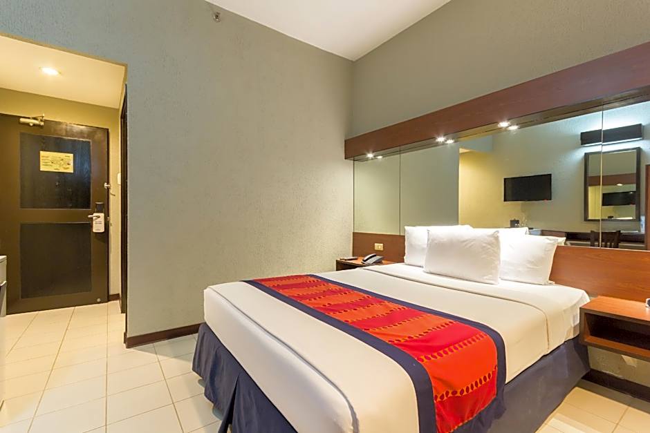 Microtel By Wyndham Eagle Ridge