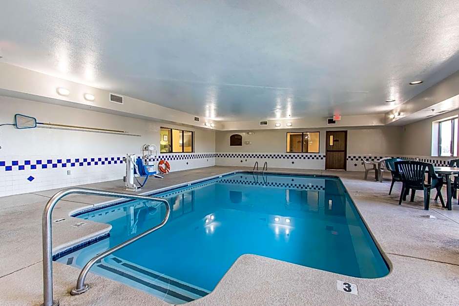 Quality Inn & Suites La Vergne