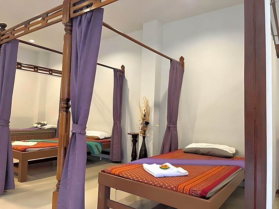 Bunjongburi Hotel